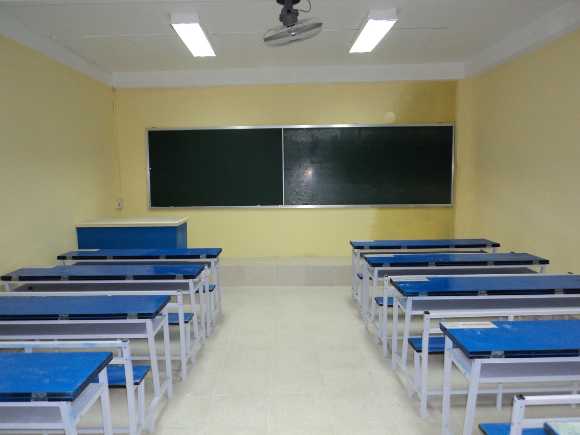 Bàn ghế trường học cho học sinh sinh viên