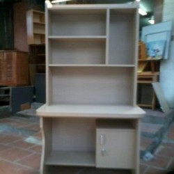 Bàn học sinh gỗ liền giá sách tại nhà BLG08min