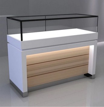 Kệ tủ trưng bày sản phẩm cửa hàng bán đồ trang sức TK21