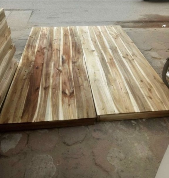 Phản hộp gỗ tự nhiên nằm đất cao 9 cm rộng 1m4 dài 2 mét GPL10
