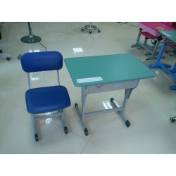 Bộ bàn ghế học sinh Hòa Phát cho bép vào lớp 1 khung sắt mặt gỗ BHS03-1 màu xanh