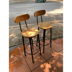 Ghế bar cao chân sắt mặt gỗ có tựa lưng GB82 màu tự nhiên/nâu