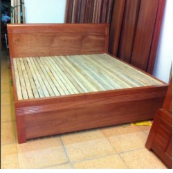 Mẫu giường gỗ tự nhiên cao cấp rộng 1m80 GGN03